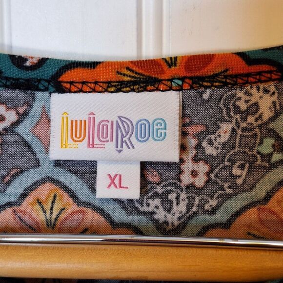 LULAROE Irma Womens Size XL Tunic‎ Top Hi Lo Hem Geometric Simply Comfortable - Picture 6 of 7